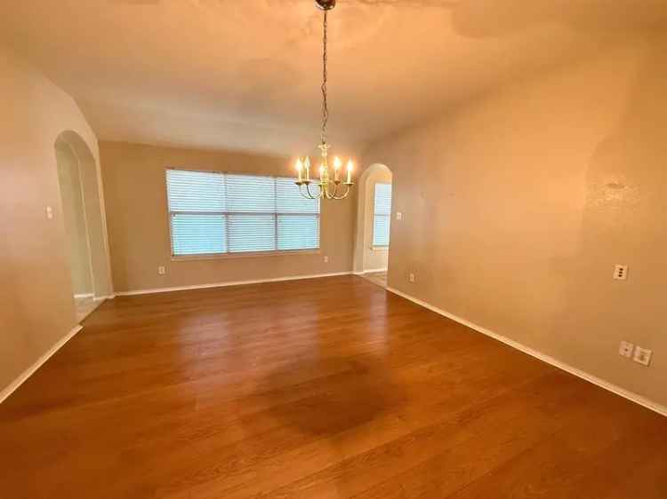 Single-family house For Rent in 1020, Aviary Drive, Texas