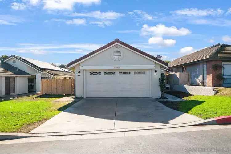 Single-family house For Sale in 3831, King Street, La Mesa, California