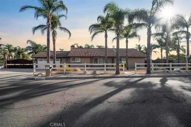 Single-family house For Sale in 9676, Birmingham Avenue, Jurupa Valley, California