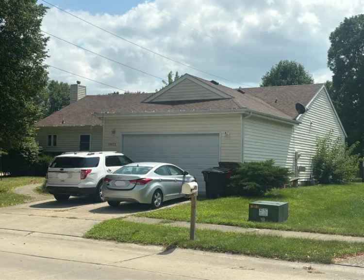 Single-family house For Sale in 1901, Branch Road, Champaign, Illinois