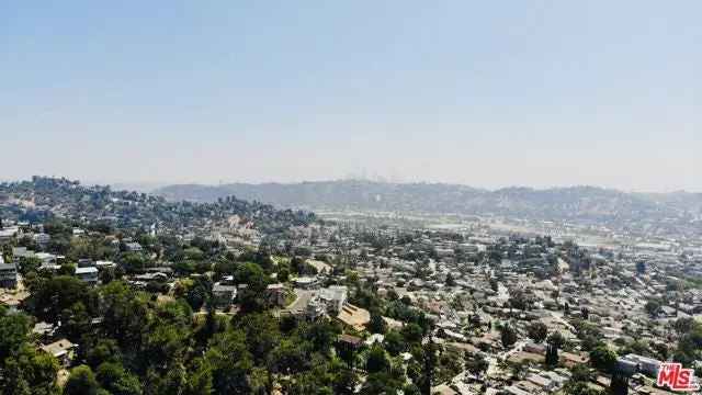 Land For Sale in 3566, North Paseo Drive, Los Angeles, California