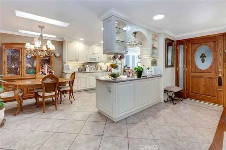 Co-op For Sale in 320, Avenida Carmel, Laguna Woods, California