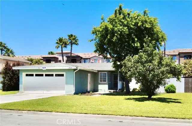 Single-family house For Sale in 2521, West Clearbrook Lane, Anaheim, California