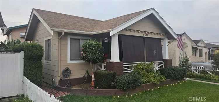 Single-family house For Sale in 5575, Cerritos Avenue, Long Beach, California