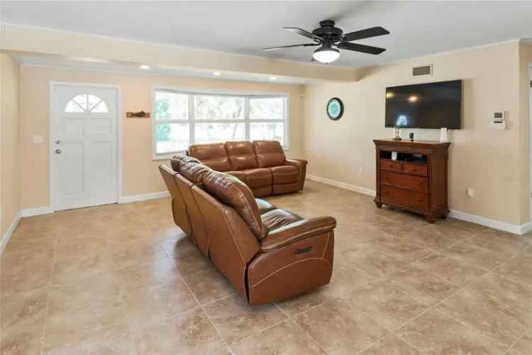 Single-family house For Sale in 916, 69th Avenue West, Bradenton, Florida