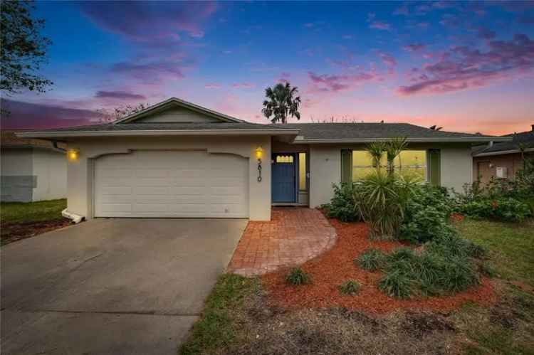 Single-family house For Sale in 5810, Venetian Boulevard Northeast, Saint Petersburg, Florida