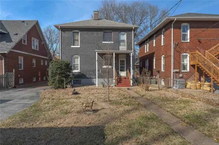 Single-family house For Sale in 2318, State Street, Granite City, Illinois