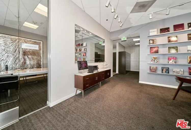 Condo For Sale in 3785, Wilshire Boulevard, Los Angeles, California