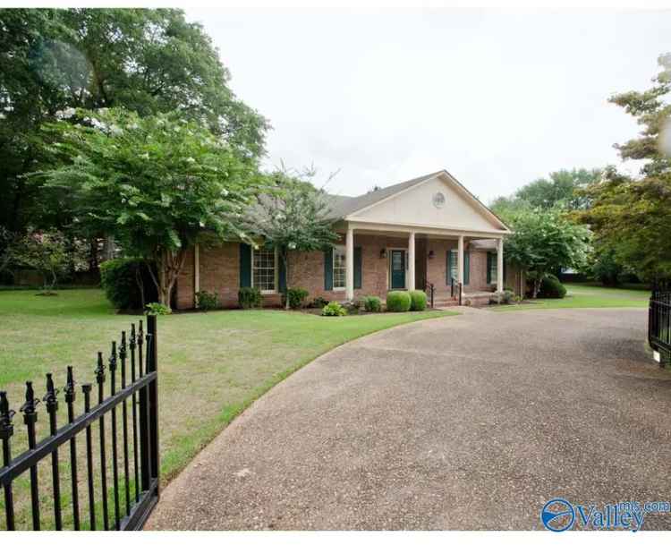 Single-family house For Sale in Decatur, Alabama