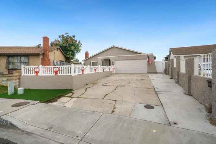 Single-family house For Sale in 5628, Plumas Street, San Diego, California