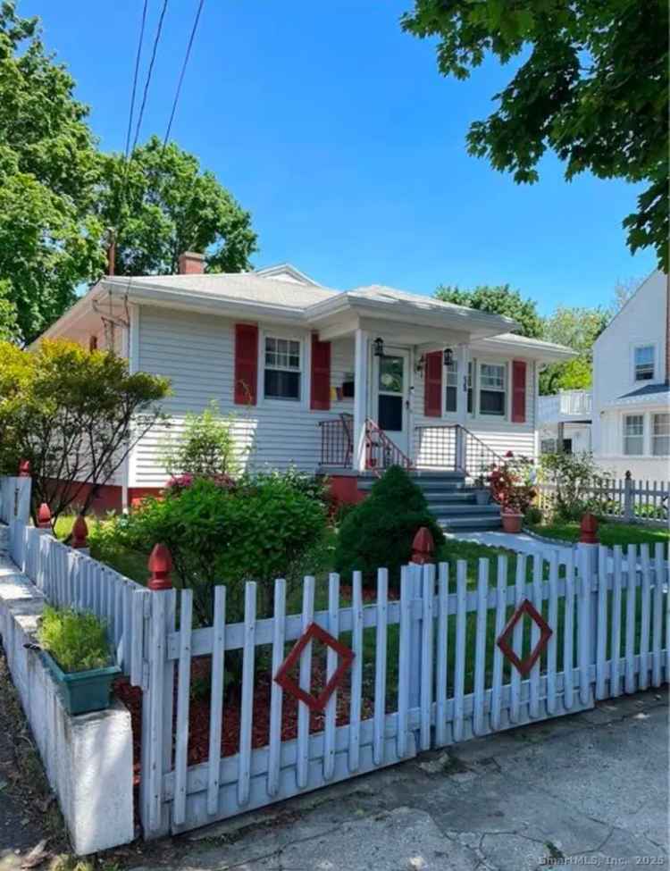 Single-family house For Sale in 55, Rose Street, Bridgeport, Connecticut