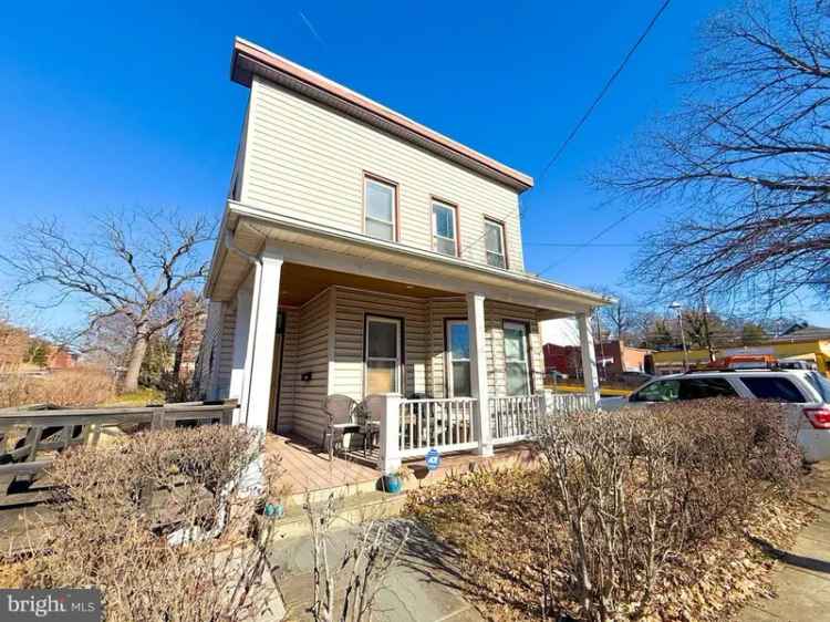 Single-family house For Sale in 1030, Kearny Street Northeast, Washington, District of Columbia