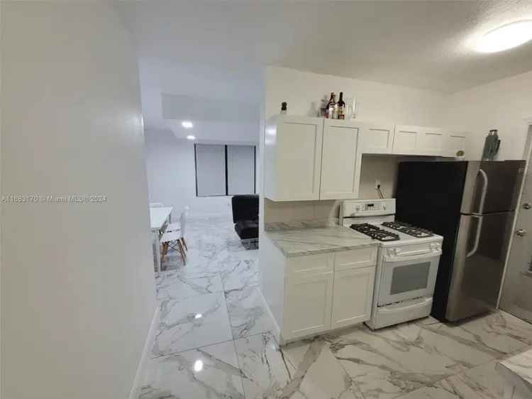 Multi-family house For Sale in 7320, Carlyle Avenue, Miami Beach, Florida