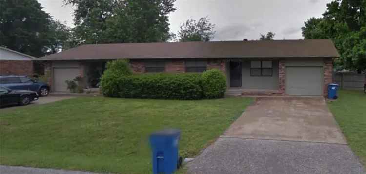 Multi-family house For Sale in 2202, Douglas Street, Bentonville, Arkansas