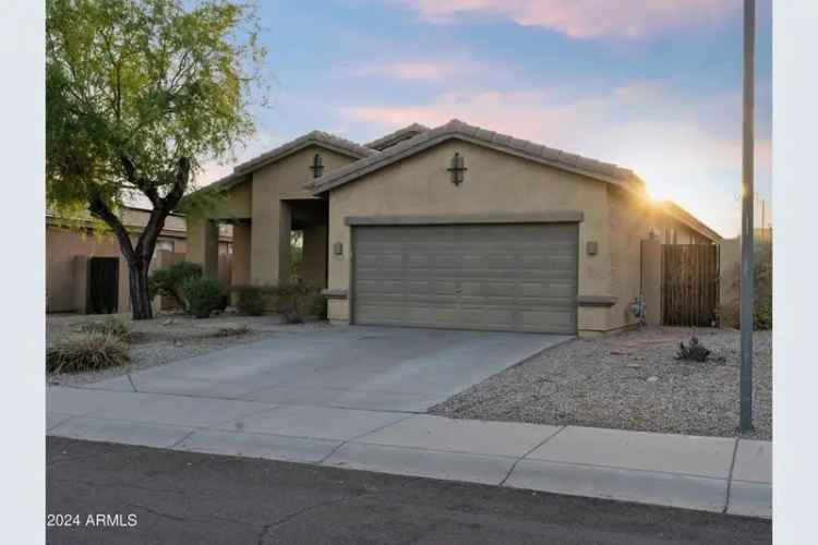 Single-family house For Sale in 10287, South 175th Avenue, Goodyear, Arizona