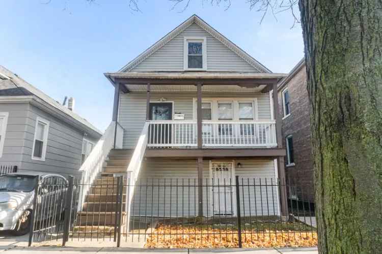 Single-family house For Sale in 8629, South Colfax Avenue, Chicago, Illinois