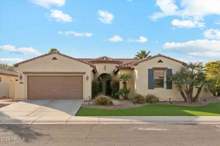 Single-family house For Sale in 4910, South Huachuca Place, Chandler, Arizona