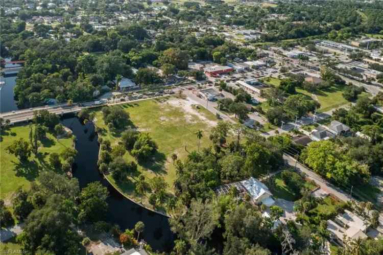 Single-family house For Sale in 10630, Goodwin Street, Bonita Springs, Florida