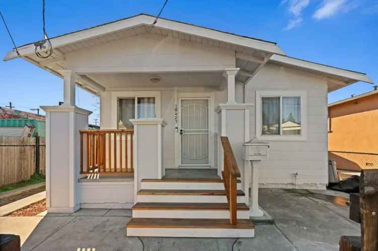 Single-family house For Sale in 10427, Pippin Street, Oakland, California