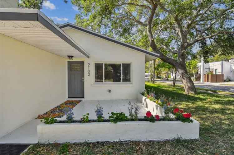 Single-family house For Sale in 2102, 6th Street, Sarasota, Florida