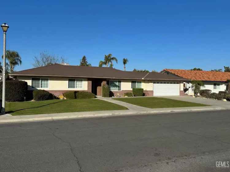 Single-family house For Sale in 6620, Kimberly Avenue, Bakersfield, California