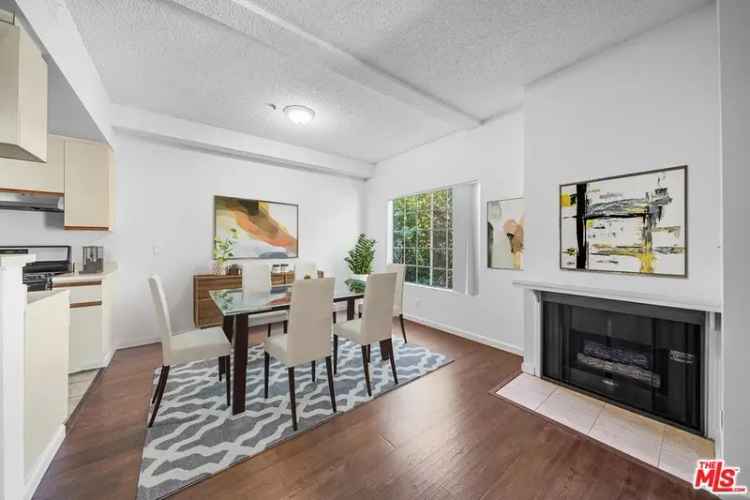 Condo For Sale in 147, West Acacia Avenue, Glendale, California