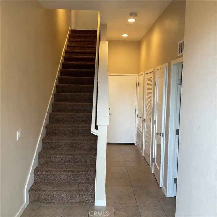 Condo For Sale in 563, West Maple Avenue, Orange, California