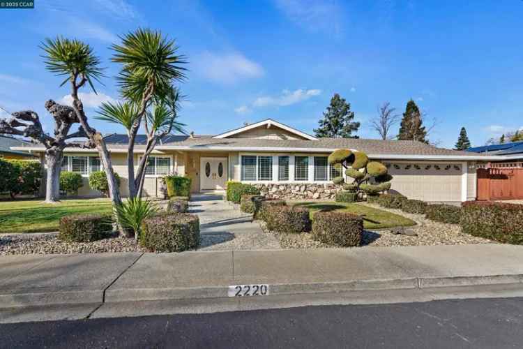 Single-family house For Sale in 2220, Loch Lane, Walnut Creek, California