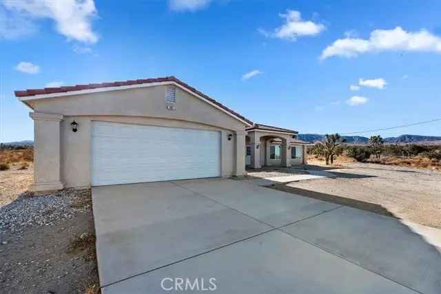 Single-family house For Sale in 465, Solano Road, Piñon Hills, California