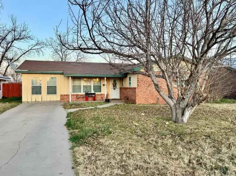 Single-family house For Sale in 305, Southwest 5th Street, Andrews, Texas