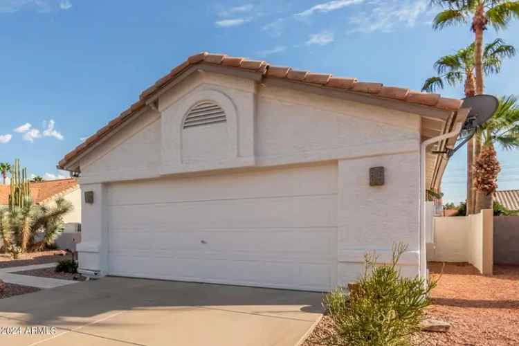 Single-family house For Sale in 10645, East Hercules Drive, Sun Lakes, Arizona