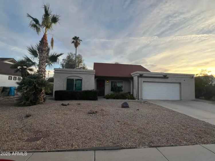 Single-family house For Sale in 4709, West Westcott Drive, Glendale, Arizona