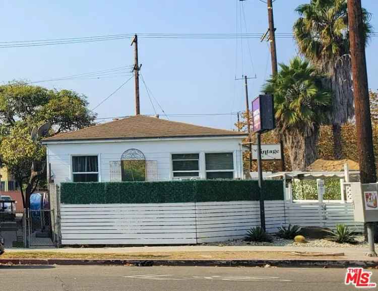 Multi-family house For Sale in 580, Venice Boulevard, Los Angeles, California