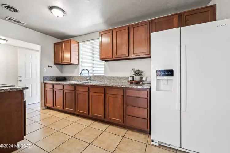 Single-family house For Sale in South Tucson, Arizona