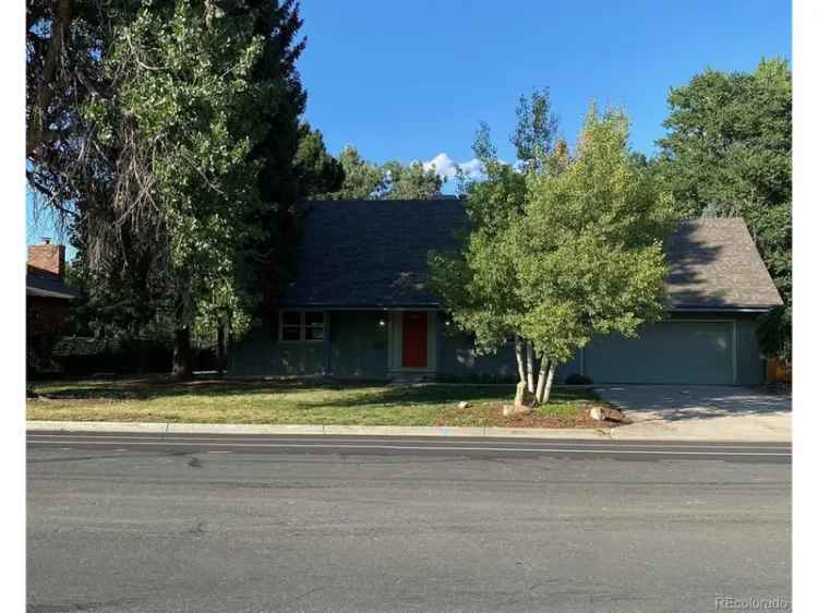 Single-family house For Sale in Centennial, Colorado