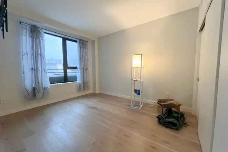 1BR Apartment Astoria with Patio - Washer Dryer - Dishwasher