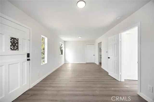 Multi-family house For Sale in 6114, Wall Street, Los Angeles, California