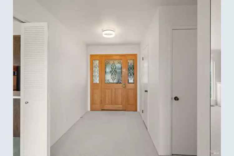 Single-family house For Sale in 180, Oak Springs Drive, San Anselmo, California