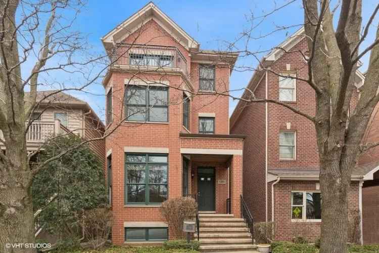 Single-family house For Sale in 1204, West 33rd Place, Chicago, Illinois