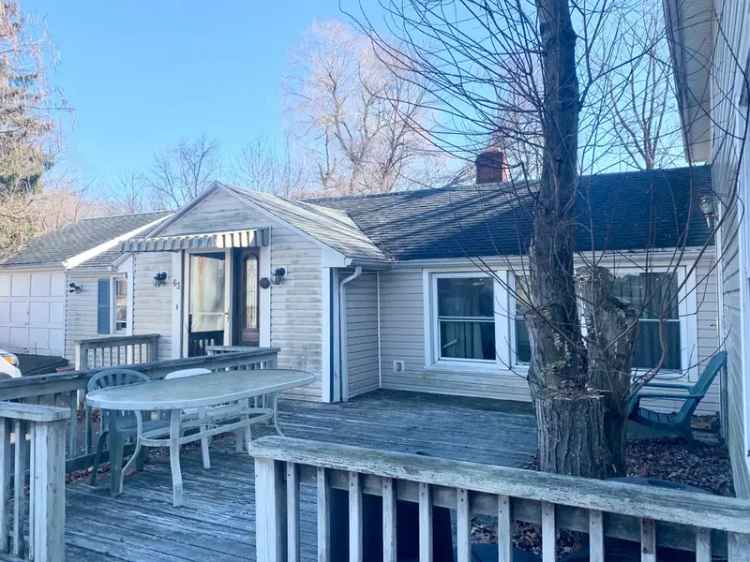 Single-family house For Sale in 63, Sackett Point Road, North Haven, Connecticut