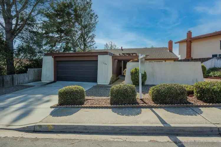 Single-family house For Sale in 6128, Syracuse Lane, San Diego, California