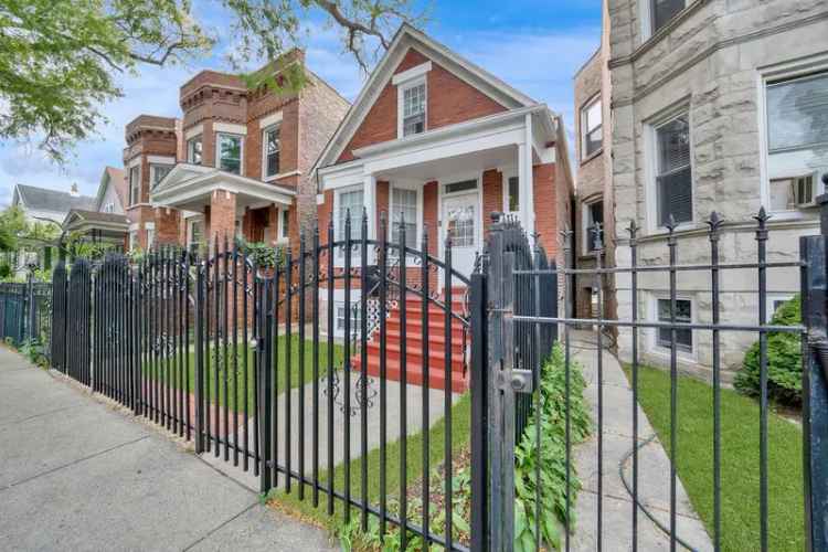 Single-family house For Sale in 2626, South Tripp Avenue, Chicago, Illinois