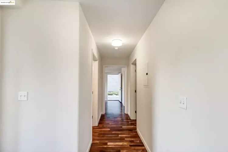 Duplex For Sale in 865, 27th Street, Oakland, California