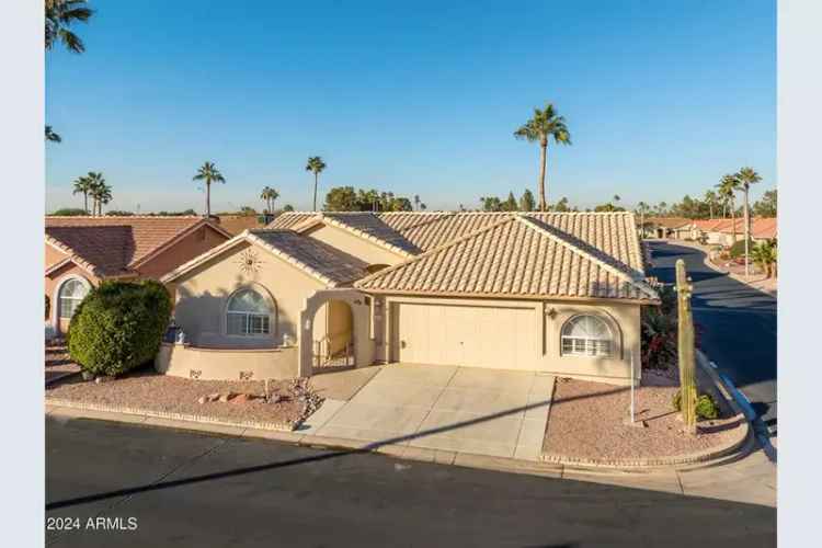 Single-family house For Sale in 1560, East Riviera Drive, Chandler, Arizona