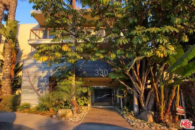 Condo For Sale in 330, South Barrington Avenue, Los Angeles, California