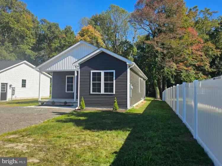 Single-family house For Sale in Felton, Delaware