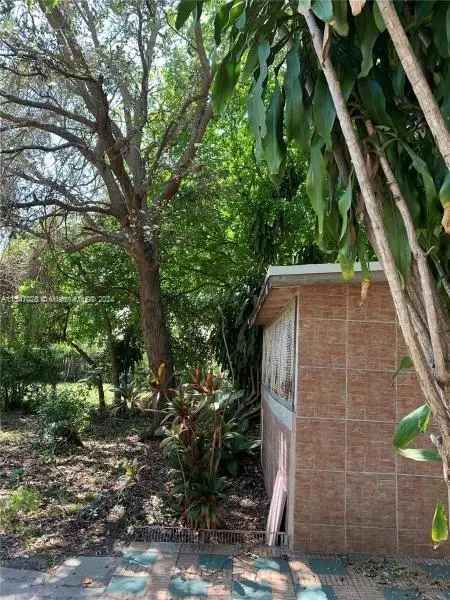 Single-family house For Sale in 35, Northeast 60th Street, Miami, Florida