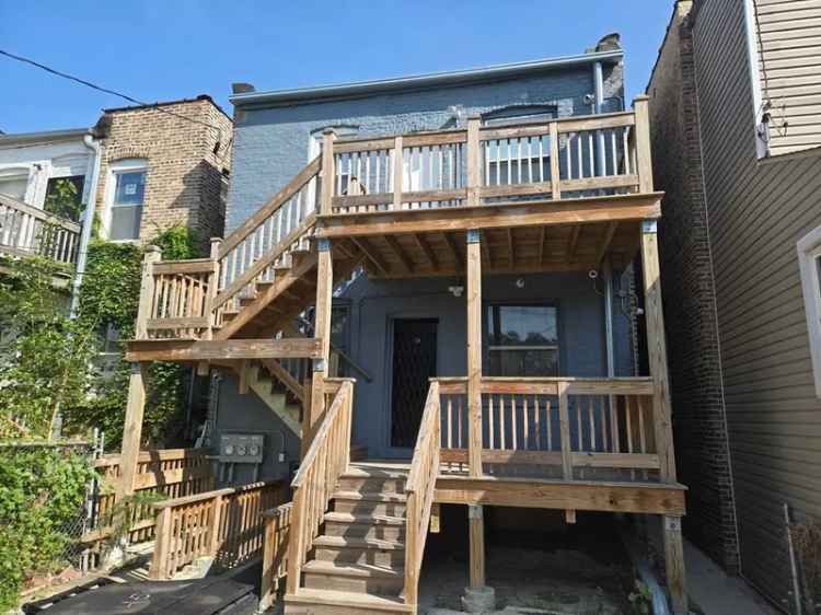 Multi-family house For Sale in 4509, West Jackson Boulevard, Chicago, Illinois