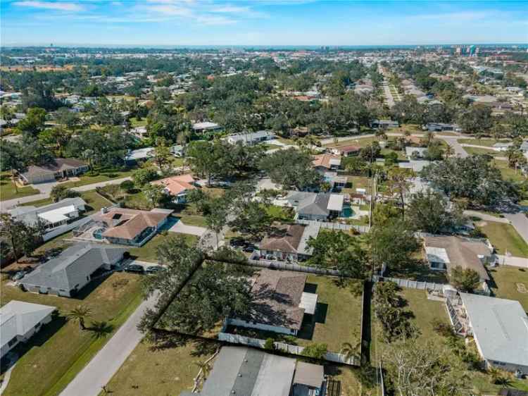 Single-family house For Sale in 1212, Mango Avenue, Venice, Florida