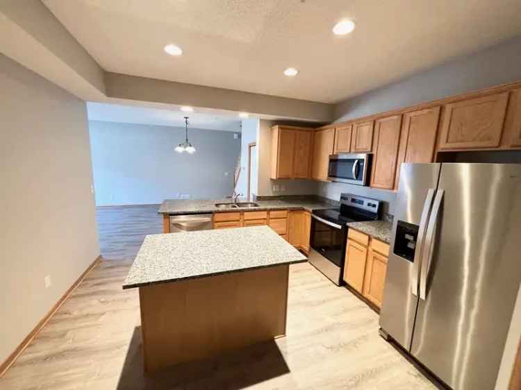 2BR Townhome for Rent Plymouth MN 1582 Sq Ft 2 Car Garage